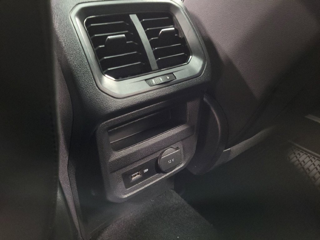 Used 2020 Volkswagen Tiguan SE w/ Panoramic Sunroof Package FWD image 32