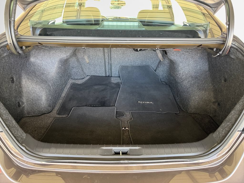 Used 2015 Nissan Altima 3.5 SL FWD image 25
