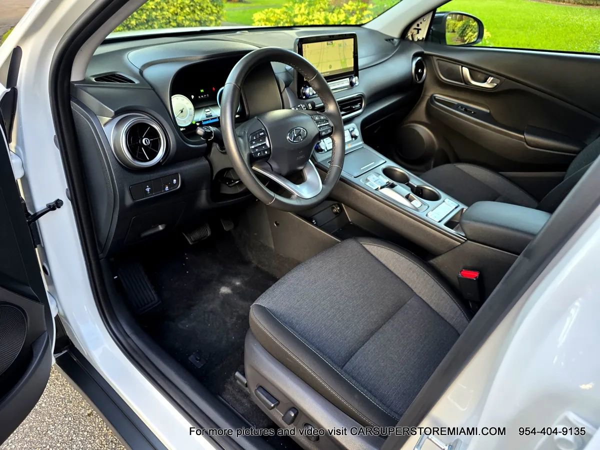 Used 2023 Hyundai Kona SEL FWD image 4