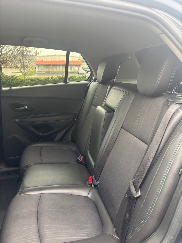 Used 2016 Chevrolet Trax LT w/ LT Convenience Package image 8