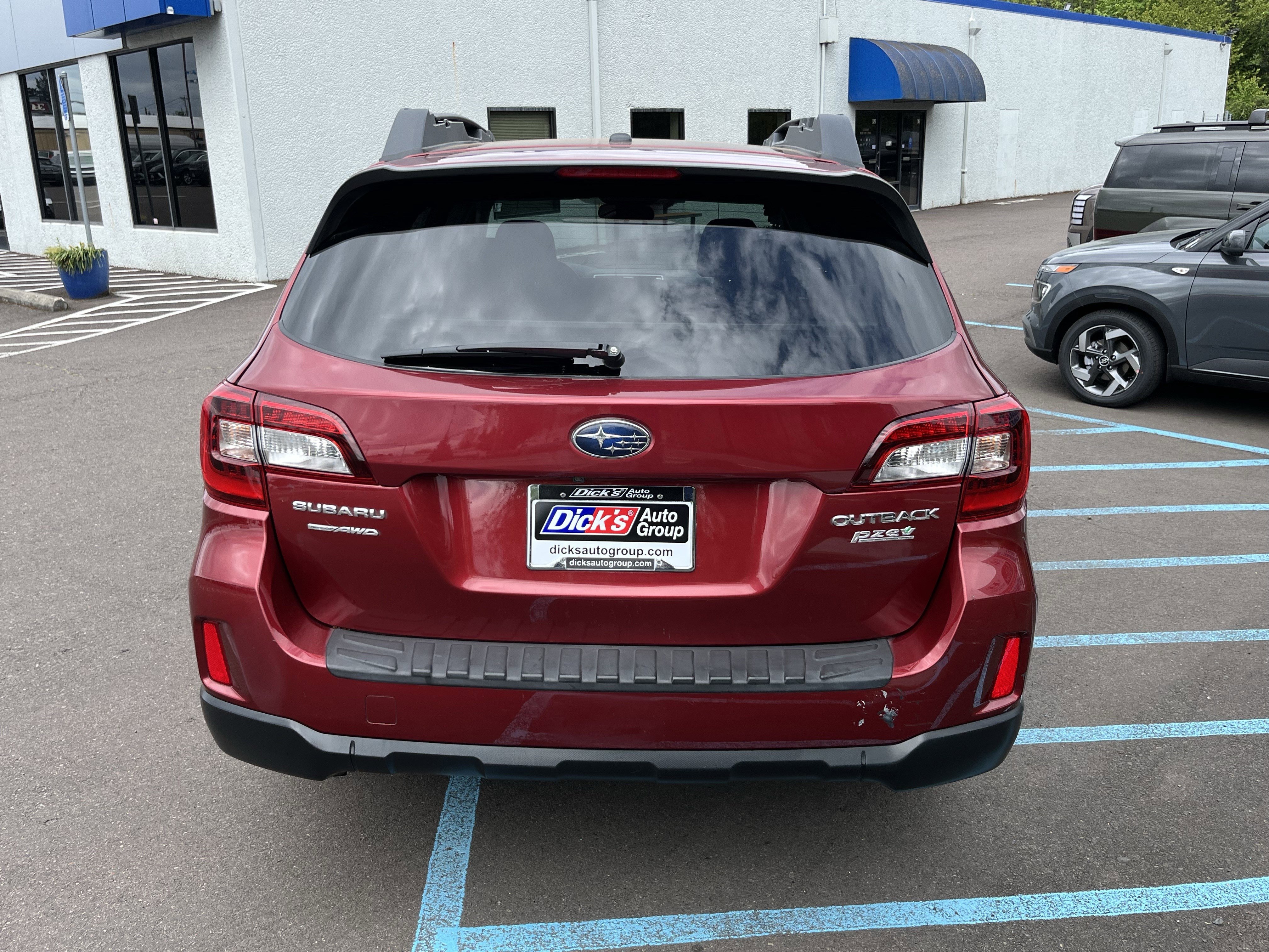 Used 2015 Subaru Outback 2.5i Premium AWD/4WD image 4
