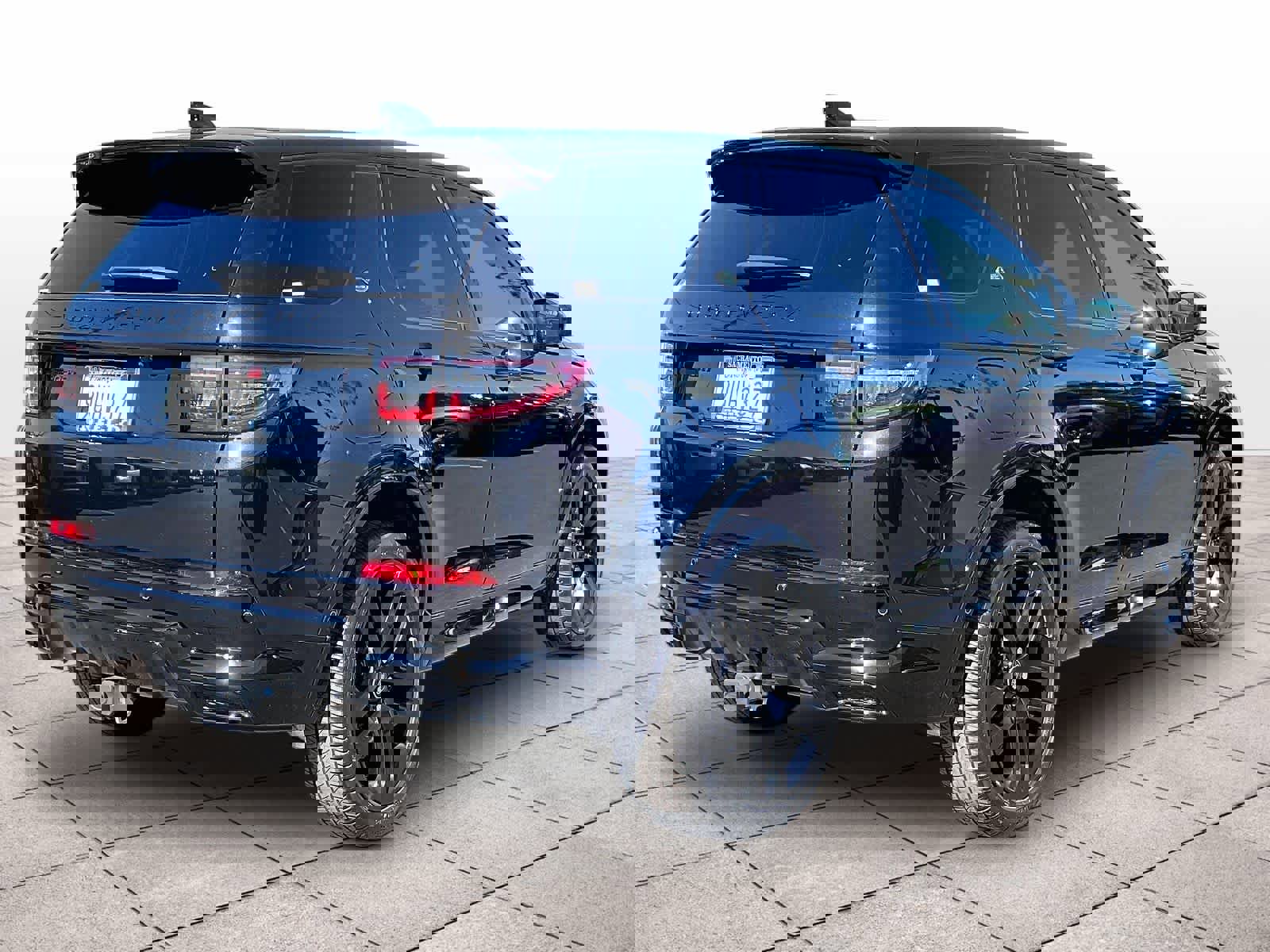 Used 2025 Land Rover Discovery Sport Dynamic SE image 15