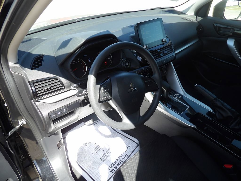 Used 2024 Mitsubishi Eclipse Cross LE image 12