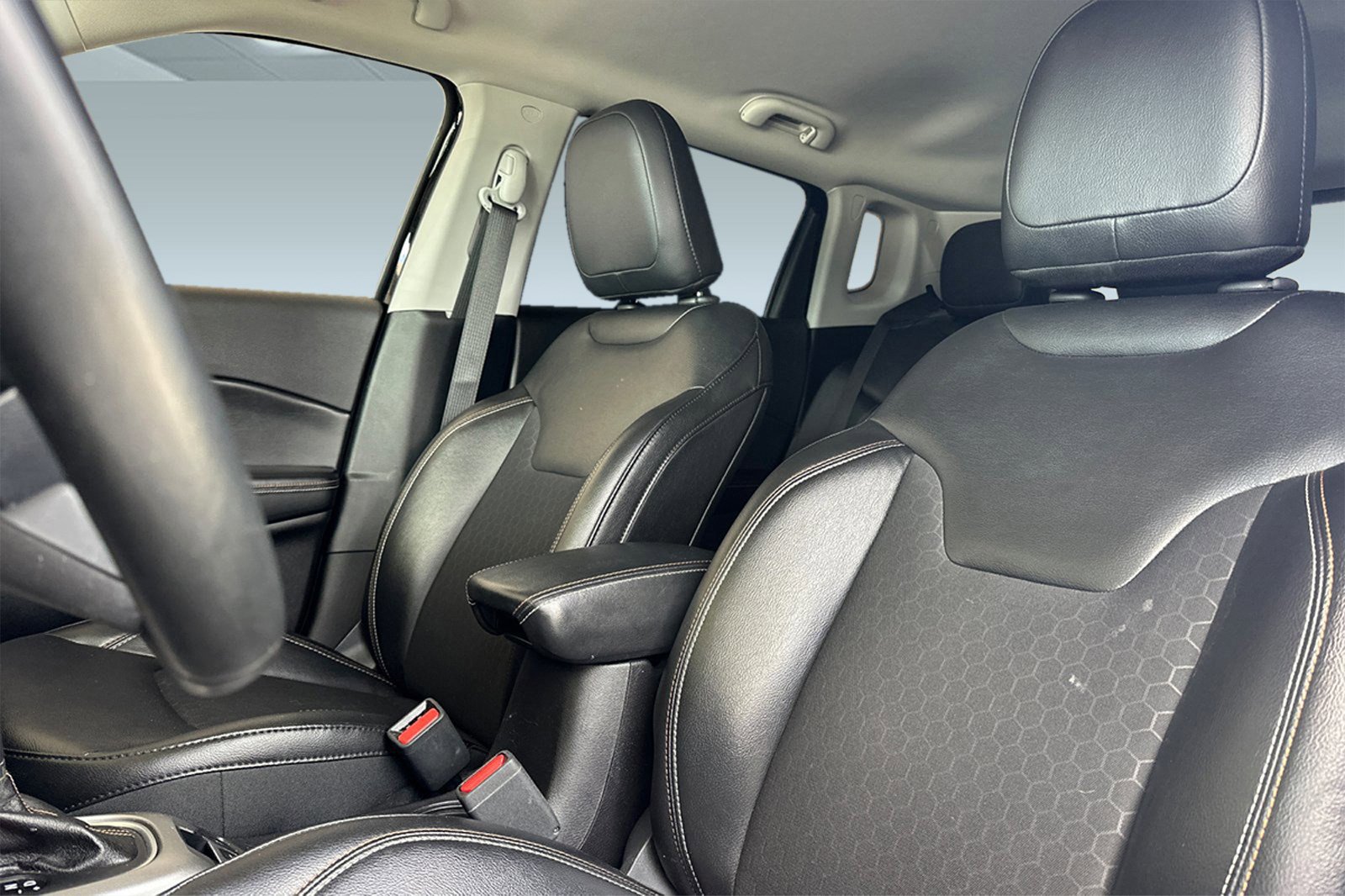 Used 2018 Jeep Compass Latitude w/ Popular Equipment Group AWD/4WD image 24