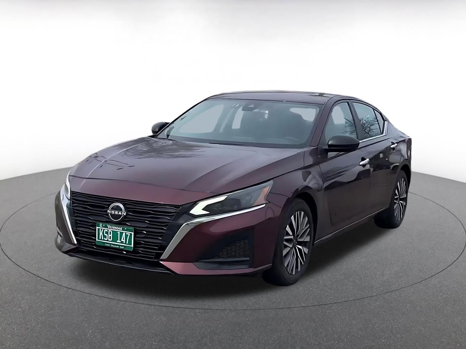 Used 2024 Nissan Altima 2.5 SV FWD image 4