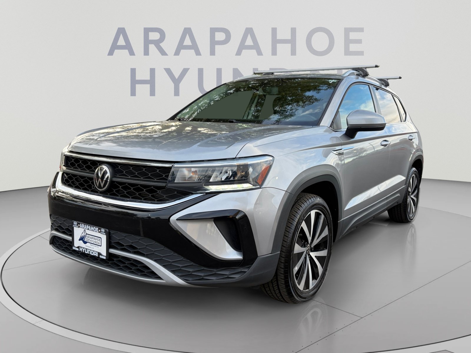 Used 2022 Volkswagen Taos SE FWD image 1