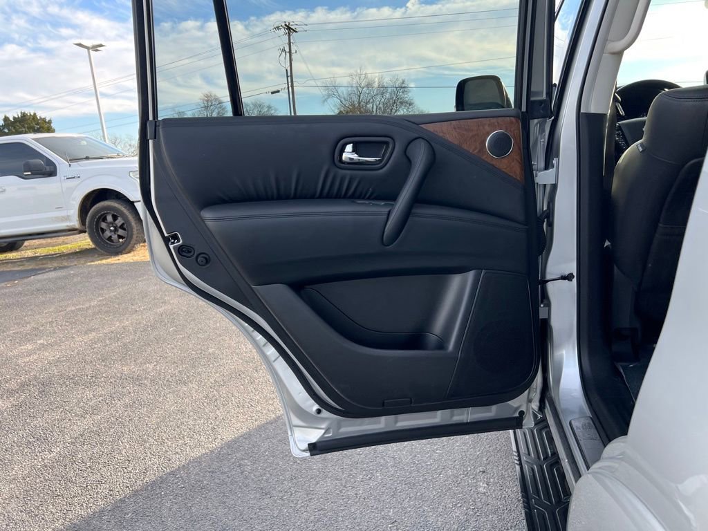 Used 2024 Nissan Armada SL w/ Captain's Chairs Package image 16
