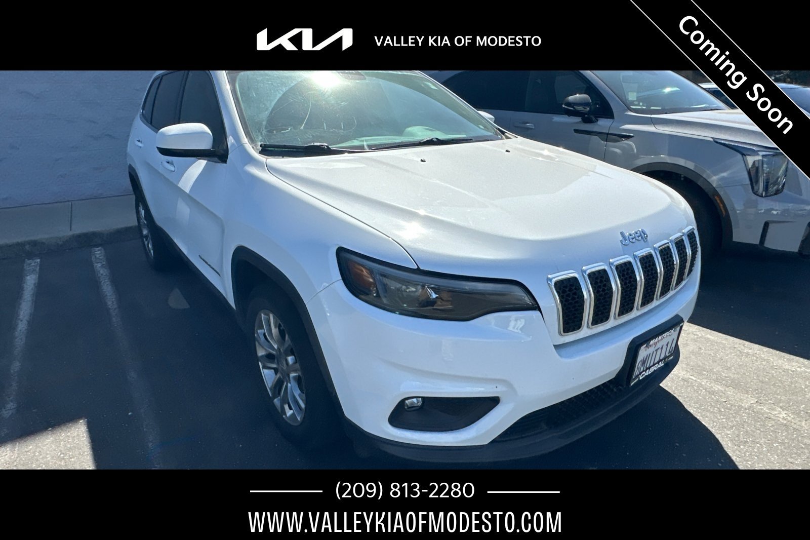 Used 2019 Jeep Cherokee Latitude Plus FWD image 1