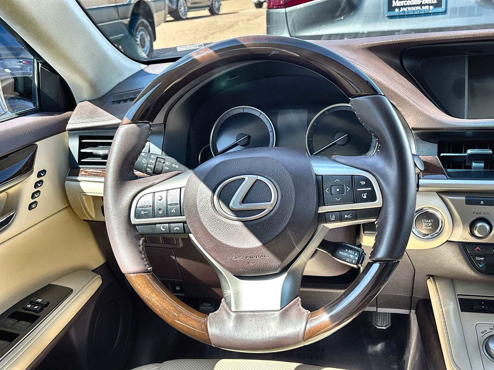 Used 2018 Lexus ES 350 w/ Luxury Package w/Wood Trim image 20