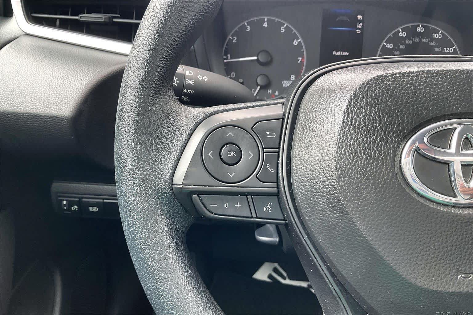 Used 2025 Toyota Corolla LE FWD image 23