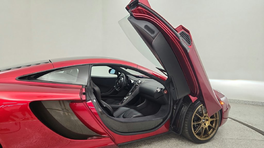 Used 2012 McLaren MP4-12C Coupe RWD image 26