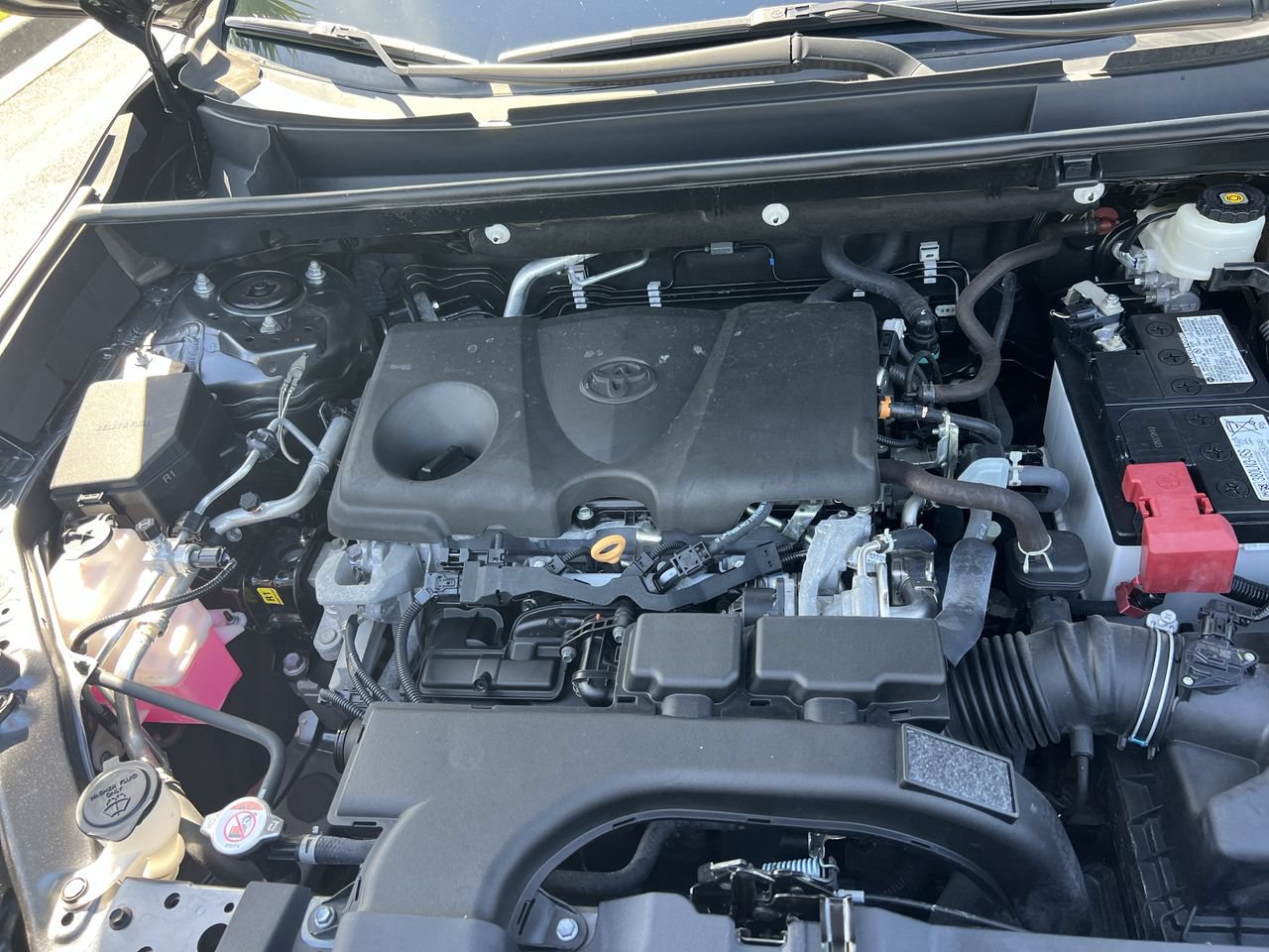 Used 2021 Toyota RAV4 XLE w/ Convenience Package FWD image 35