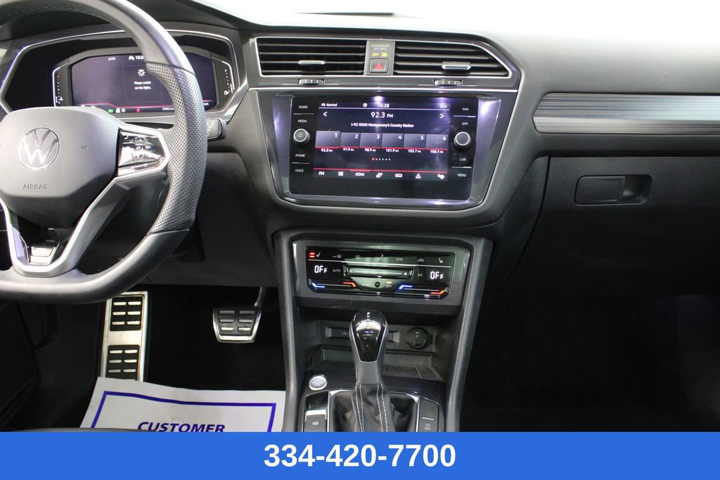 Certified 2022 Volkswagen Tiguan SEL R-Line image 21