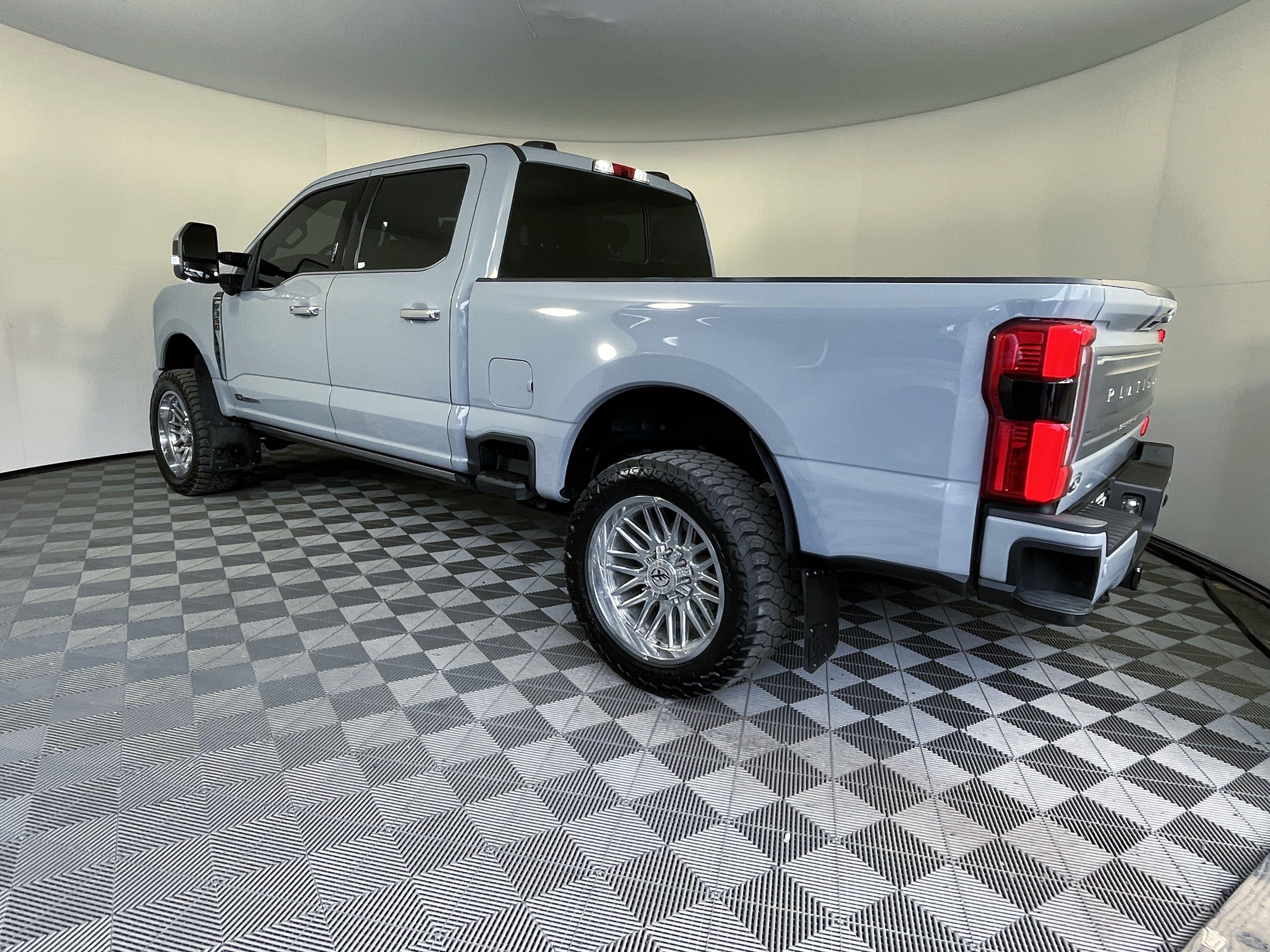 Used 2024 Ford F350 Platinum AWD/4WD image 3