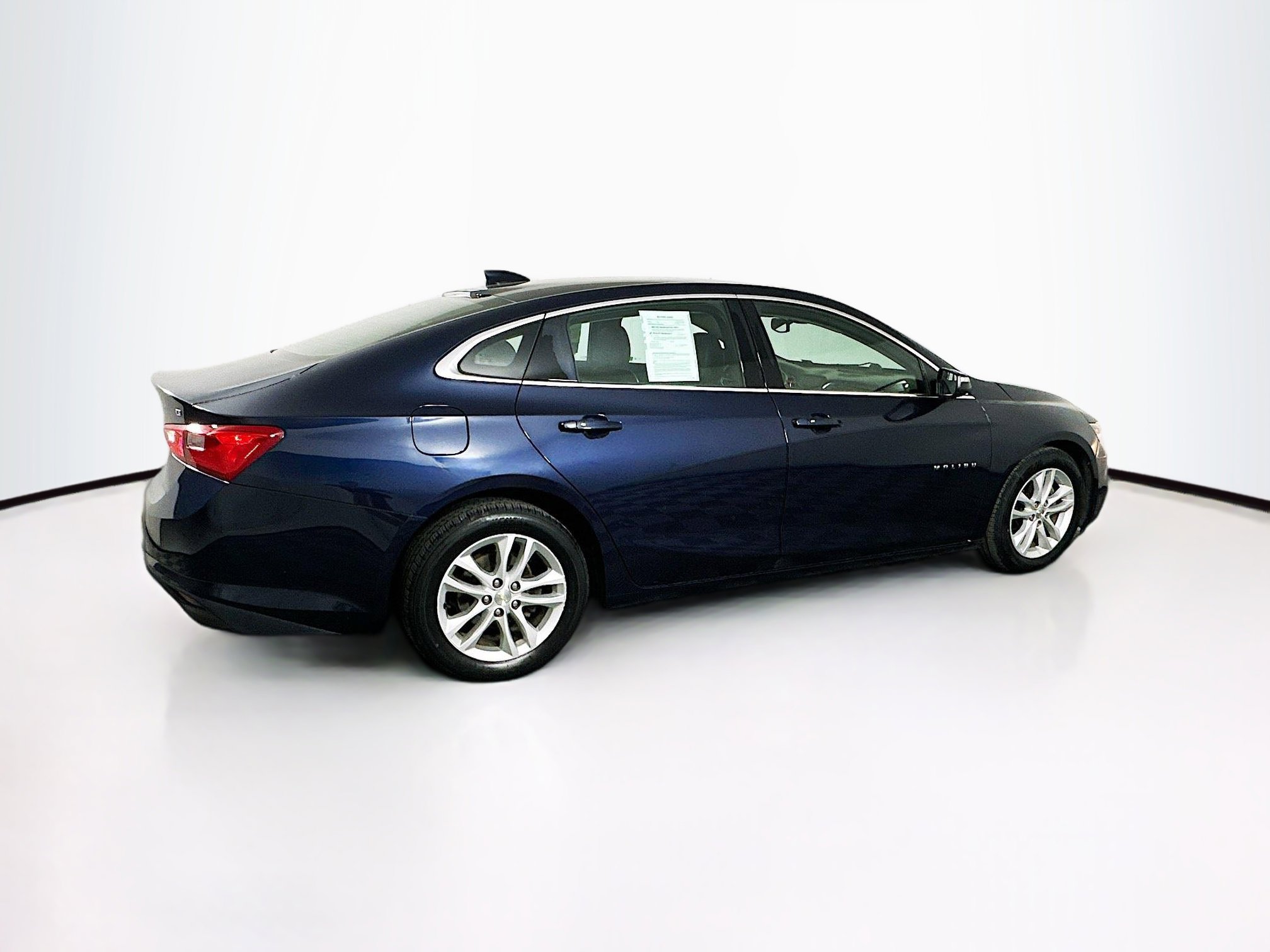 Used 2016 Chevrolet Malibu LT w/ Leather Package FWD image 10