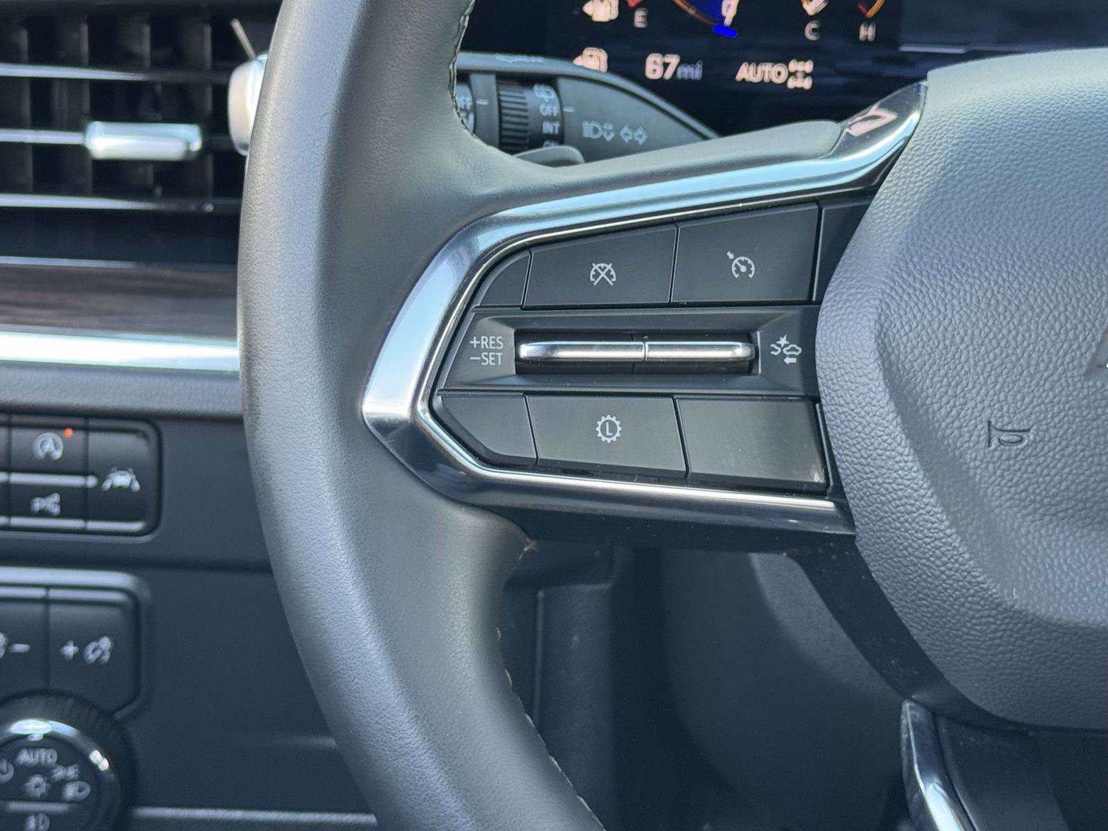 Certified 2025 Chevrolet Suburban Z71 image 6