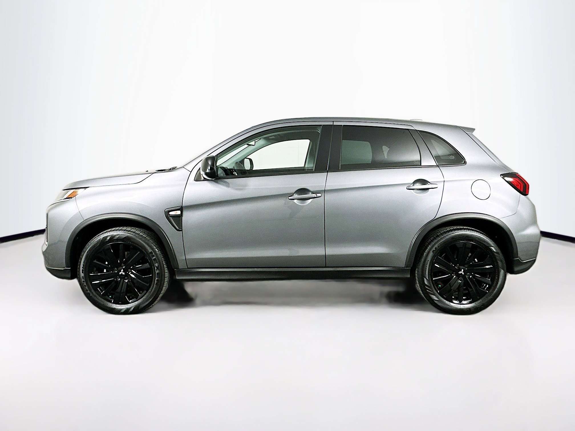 Used 2025 Mitsubishi Outlander Sport LE image 4