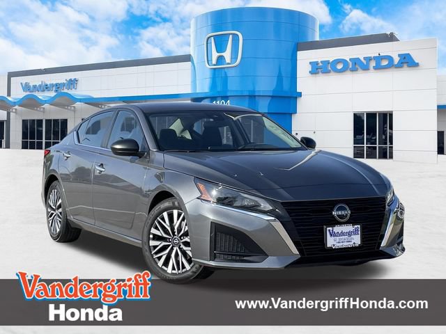 Used 2025 Nissan Altima 2.5 SV FWD image 1