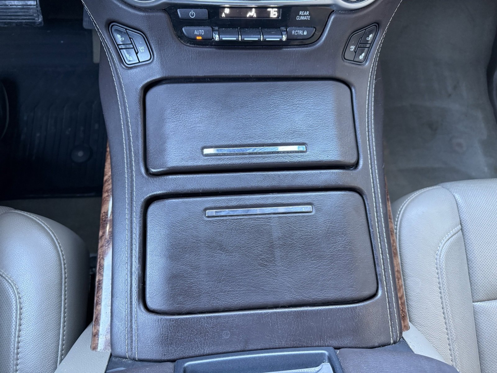 Used 2015 Chevrolet Suburban LTZ image 27