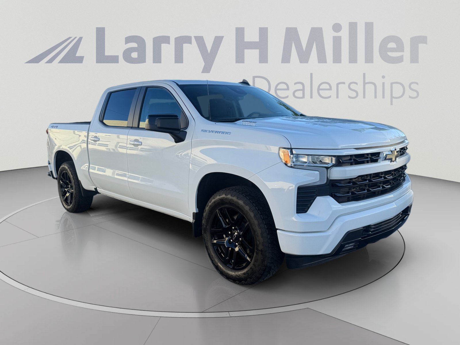 Used 2025 Chevrolet Silverado 1500 RST w/ LPO, Dark Essentials Package AWD/4WD image 7