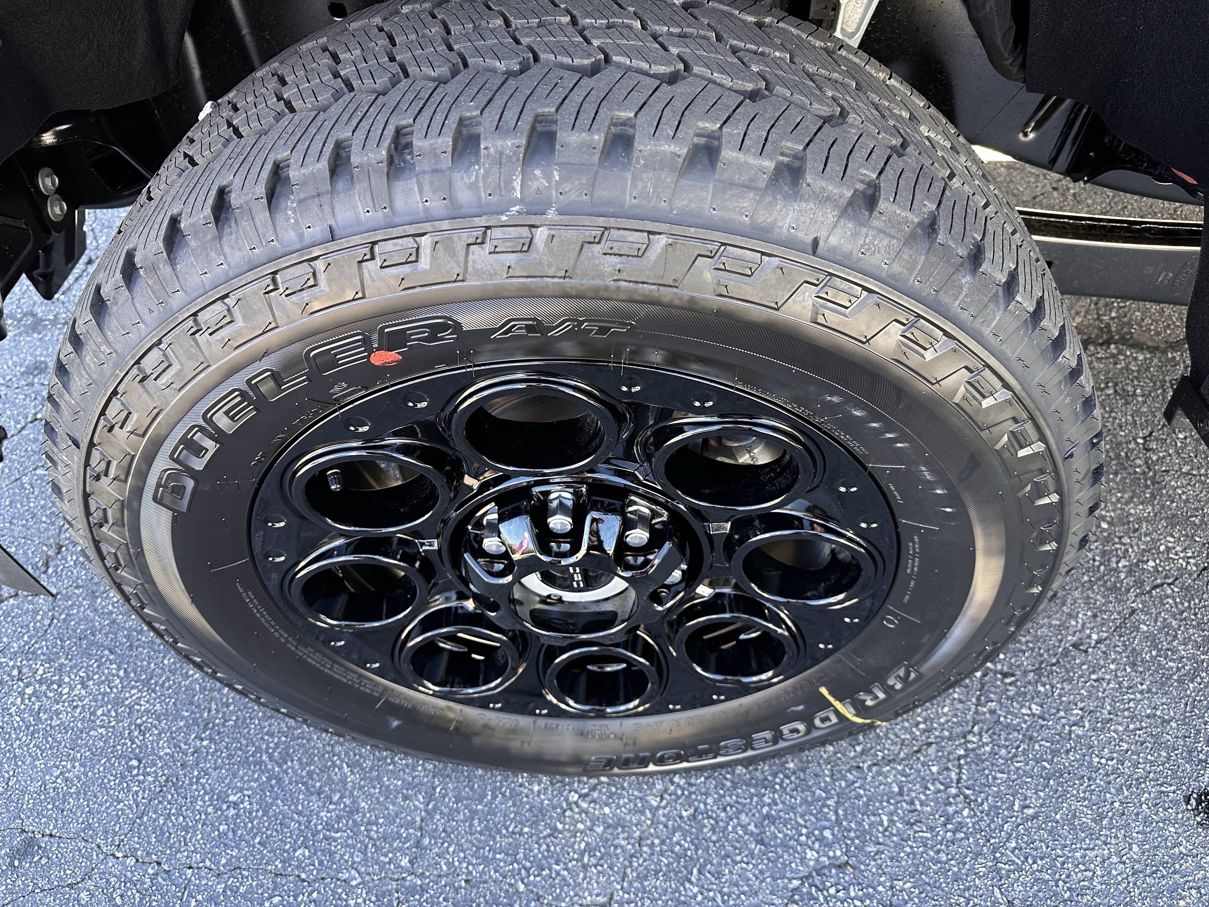 New 2026 Ford F250 Lariat w/ Black Appearance Package image 28