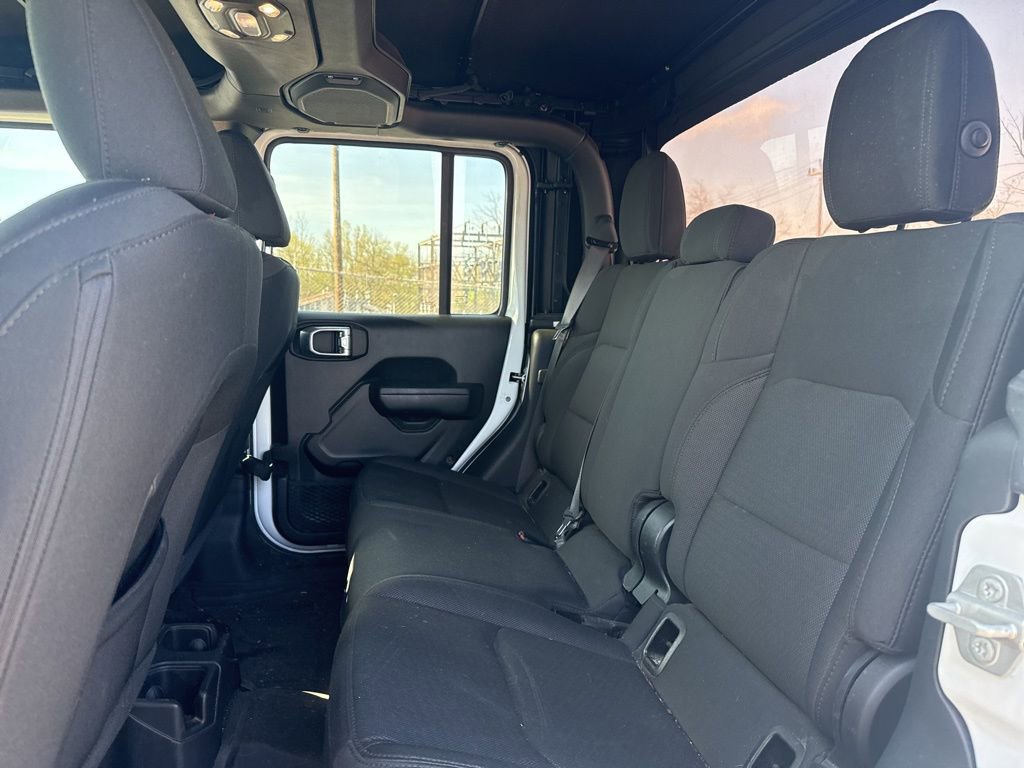 Used 2022 Jeep Gladiator Sport image 15
