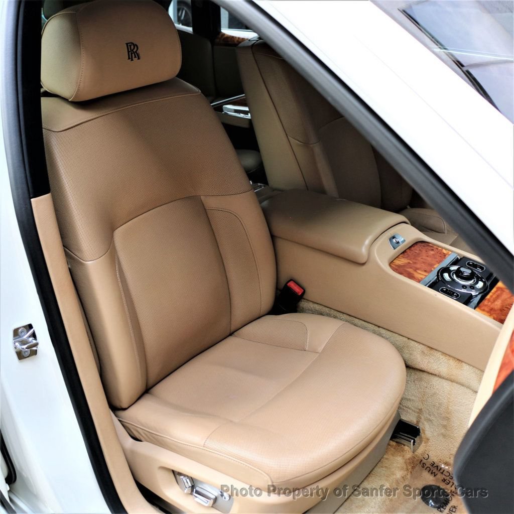 Used 2010 Rolls-Royce Ghost RWD image 29