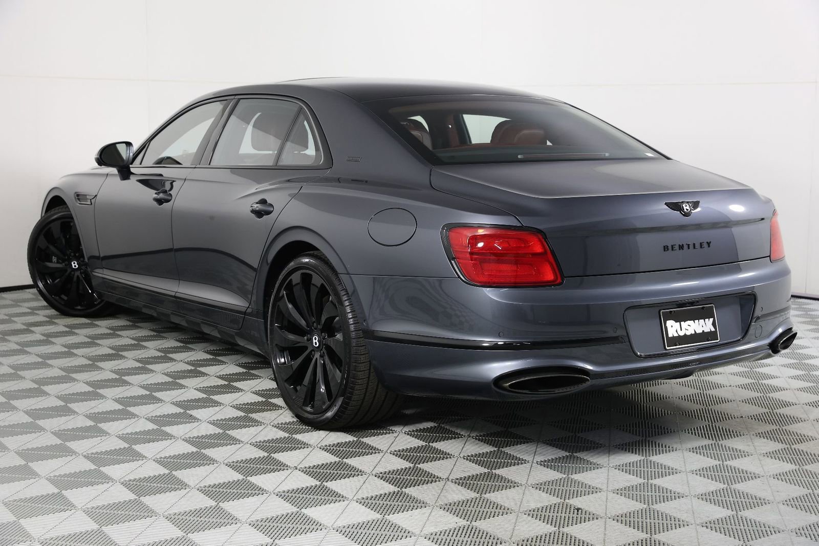 New 2025 Bentley Flying Spur Plug-In Hybrid AWD/4WD image 3