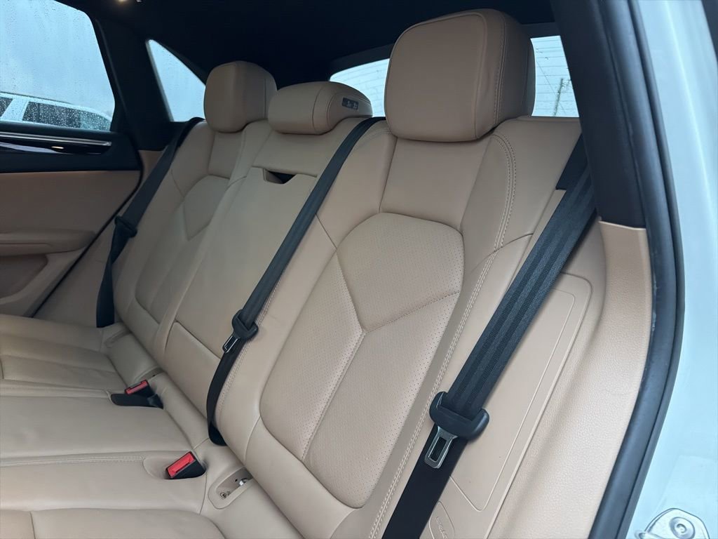 Used 2020 Porsche Macan Base image 10