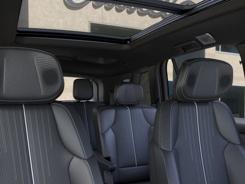 New 2026 Cadillac Vistiq Luxury AWD/4WD image 24