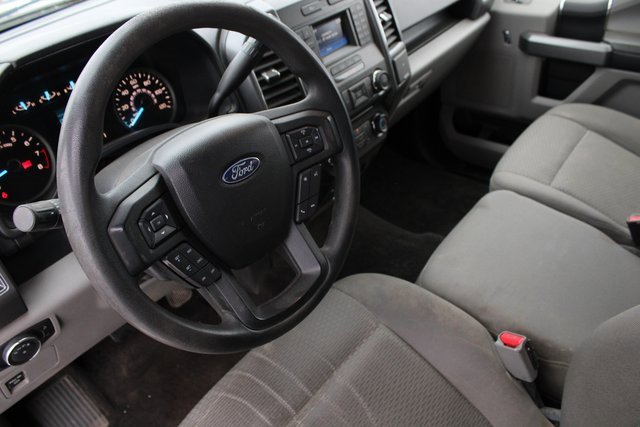 Used 2017 Ford F150 XLT image 2