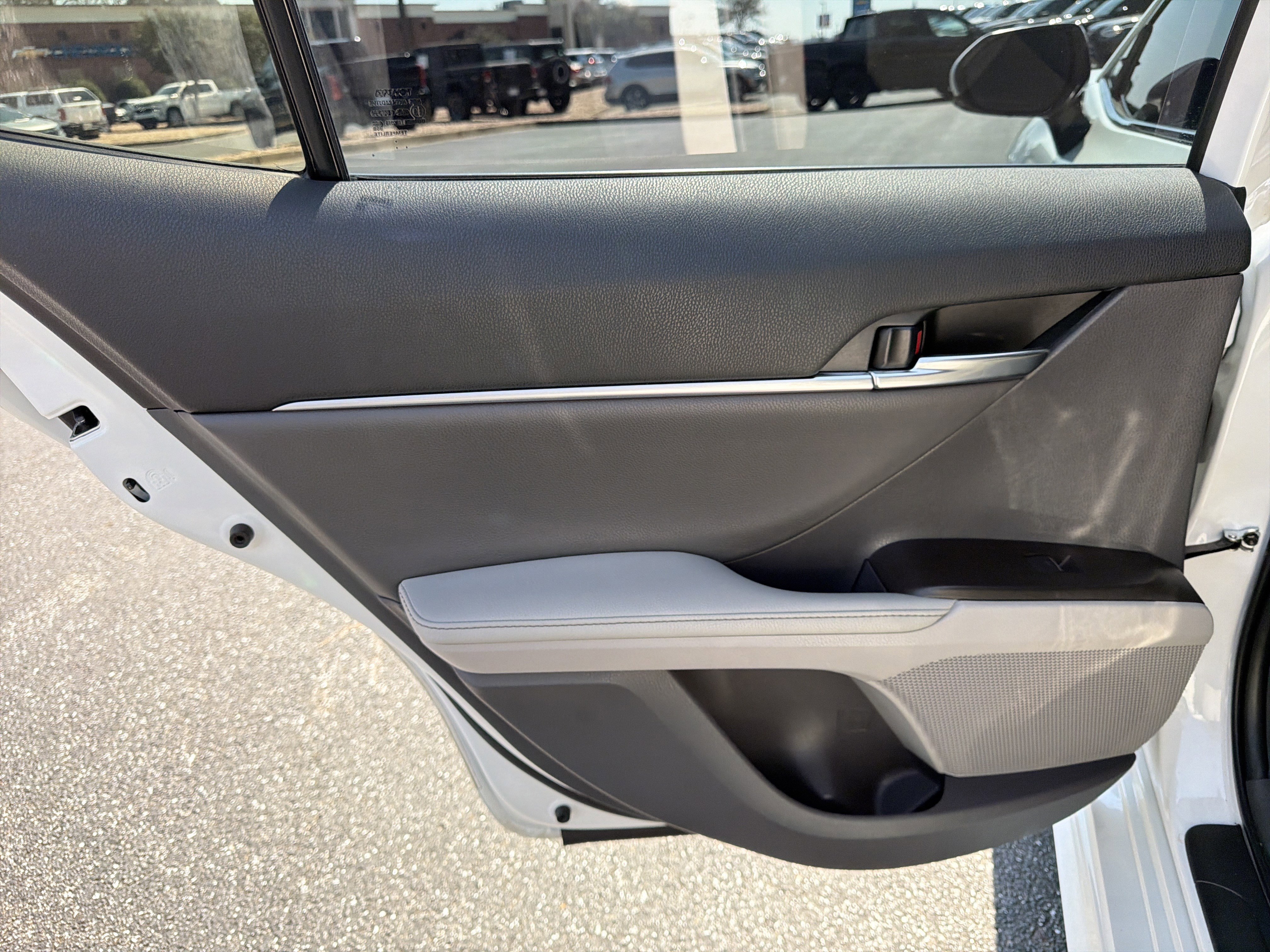 Used 2022 Toyota Camry XSE w/ Navigation Package image 21