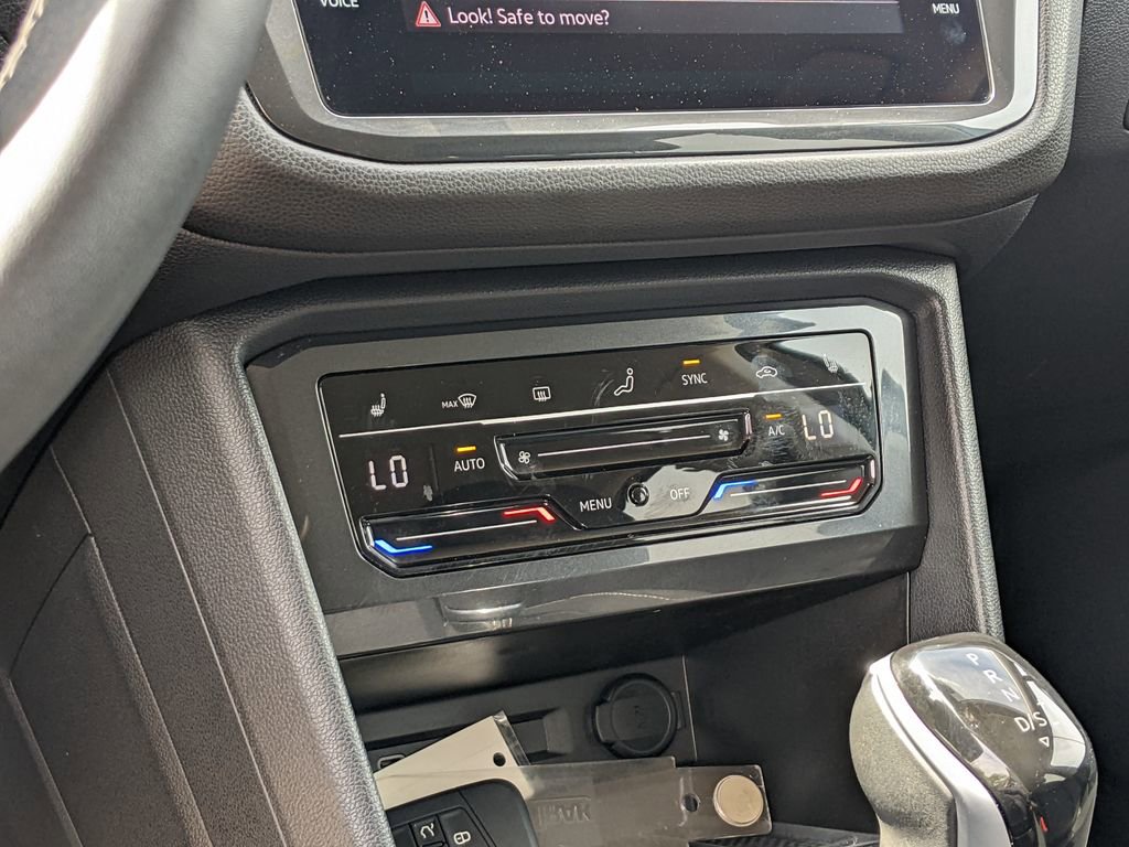 Used 2023 Volkswagen Tiguan SE FWD image 17