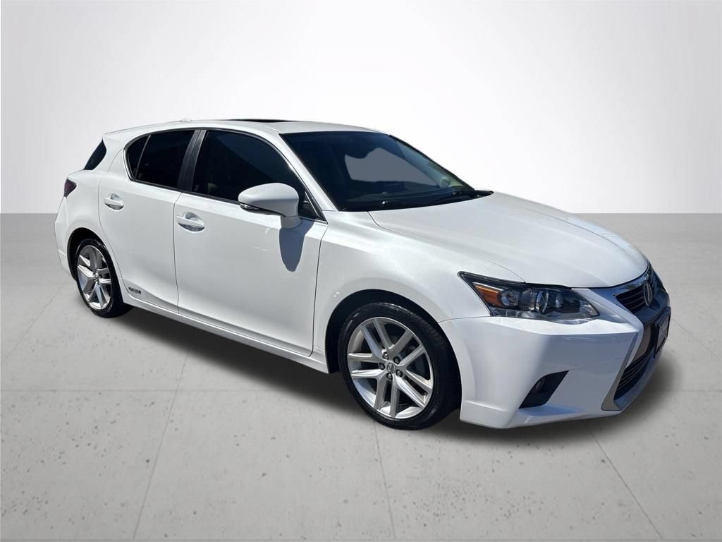 Used 2015 Lexus CT 200h w/ Navigation Package FWD image 4