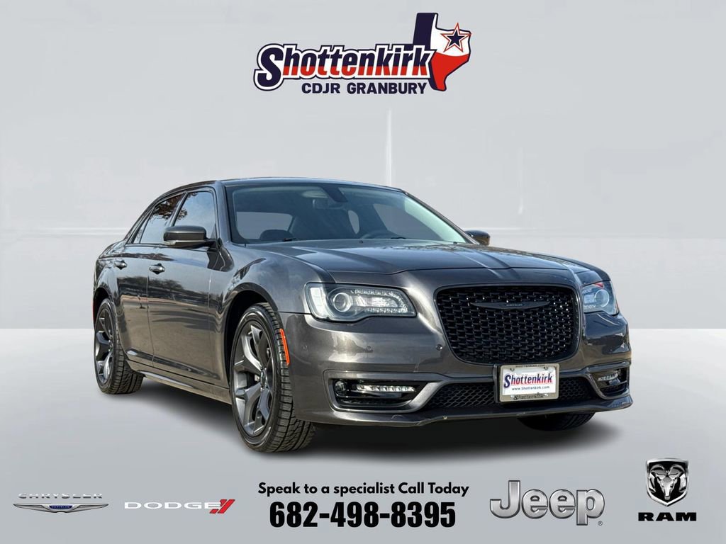 Used 2023 Chrysler 300 Touring L RWD image 1