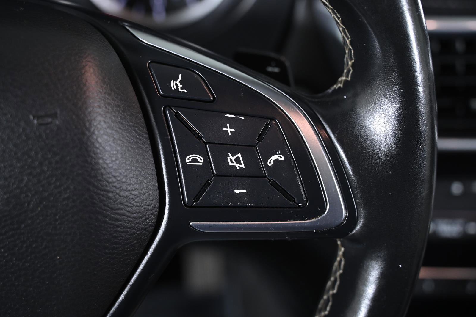 Used 2019 INFINITI QX30 Premium w/ Navigation Package image 12