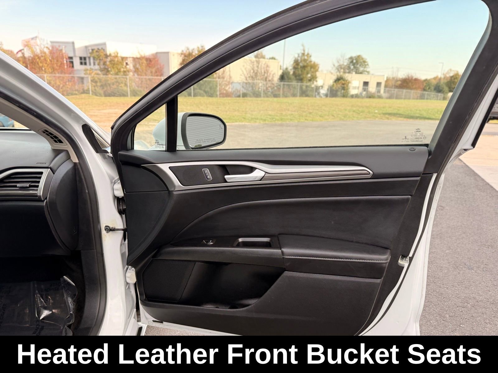 Used 2017 Ford Fusion SE w/ Equipment Group 602A image 19