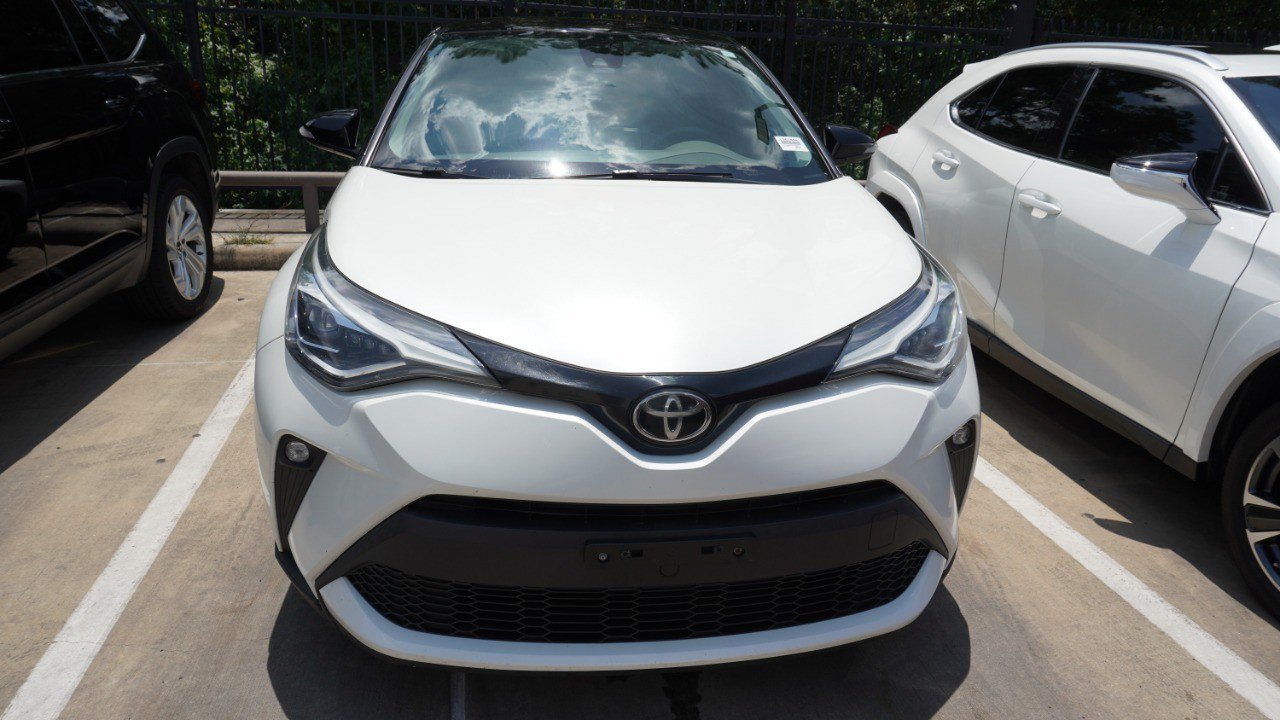 Used 2020 Toyota C-HR Limited FWD image 2