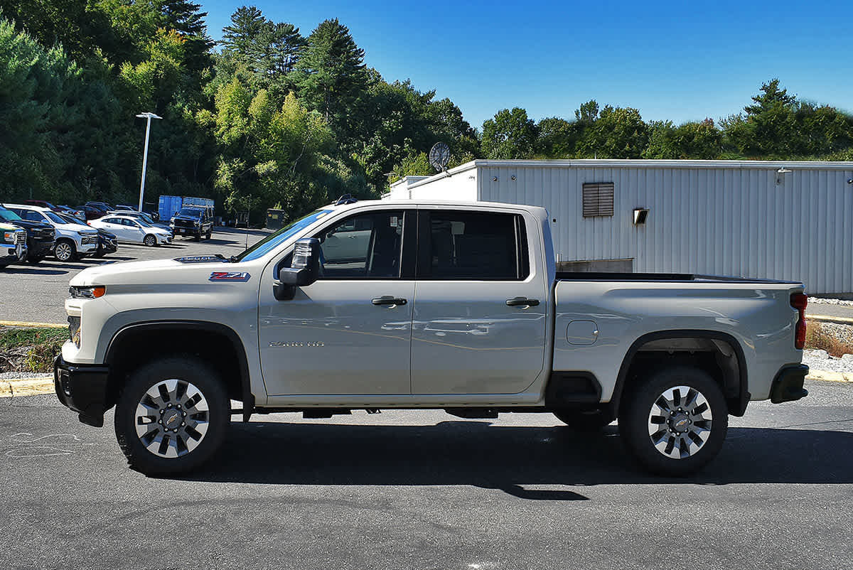 New 2026 Chevrolet Silverado 2500 Custom w/ Custom Value Package AWD/4WD image 4