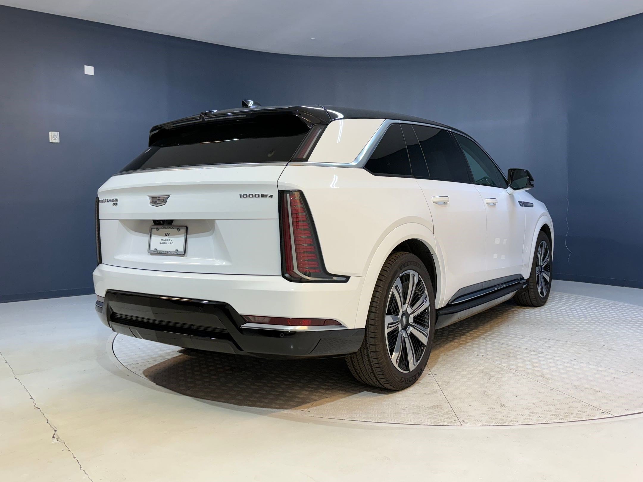 New 2025 Cadillac Escalade IQ Luxury 1 w/ Smart Trailering package image 8