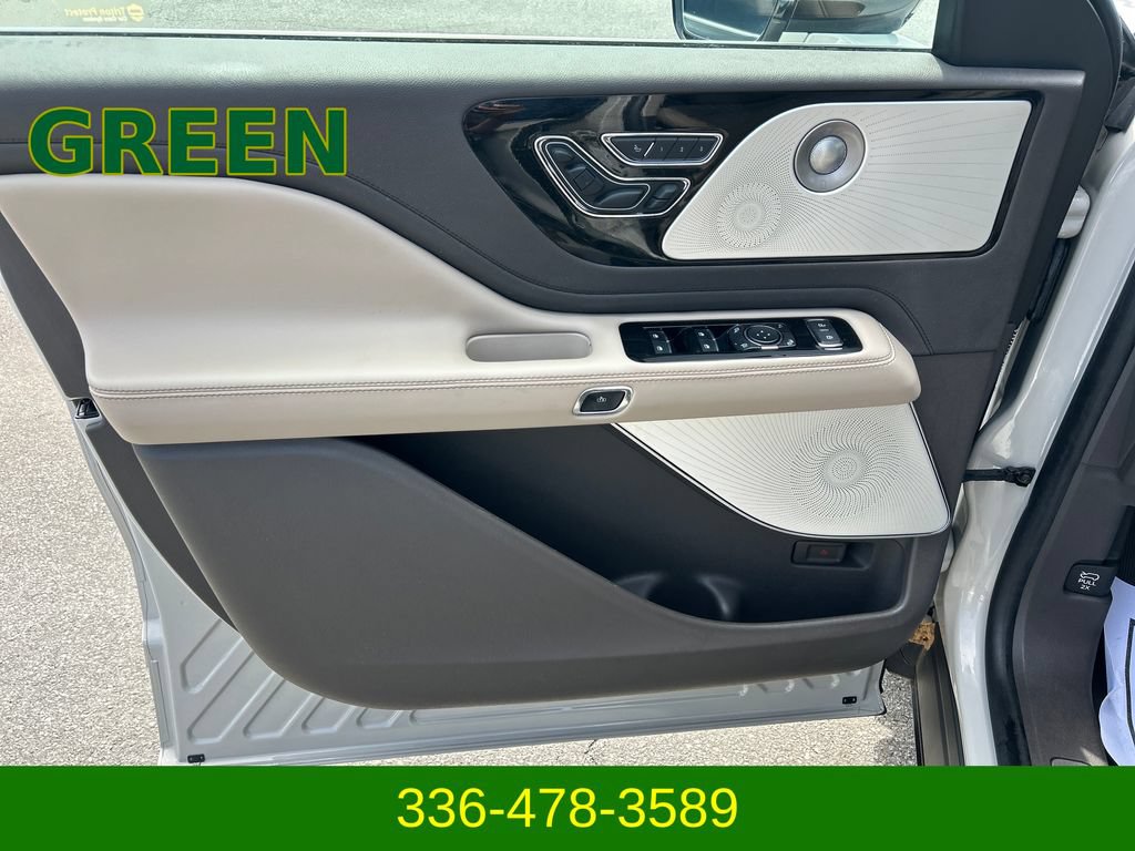 Certified 2023 Lincoln Aviator Reserve w/ Equipment Group 201A AWD/4WD image 10