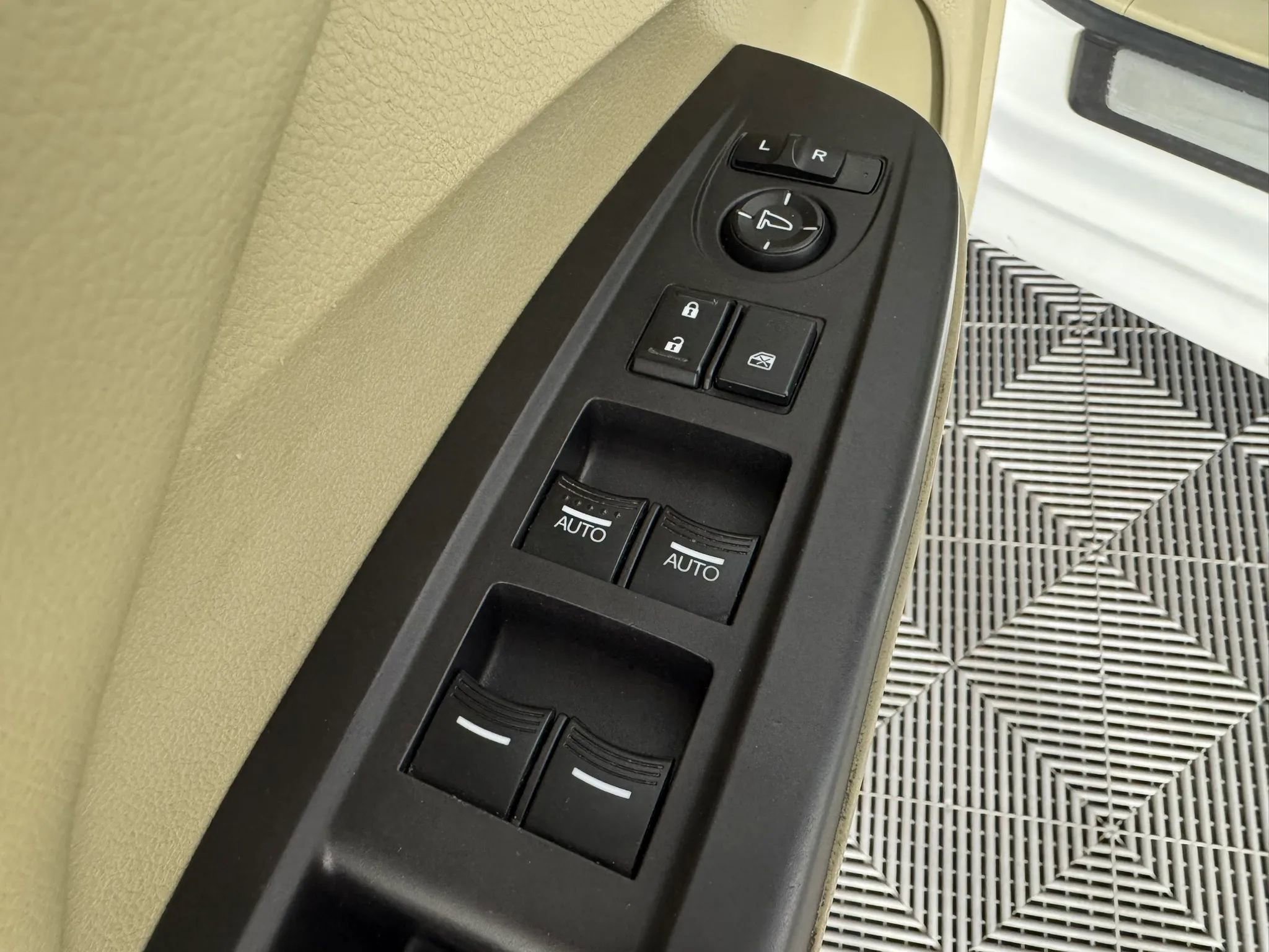 Used 2017 Acura RDX AWD image 43