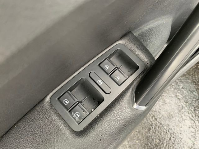 Used 2019 Volkswagen Passat 2.0T Wolfsburg w/ Wheels & Sunroof Package image 12