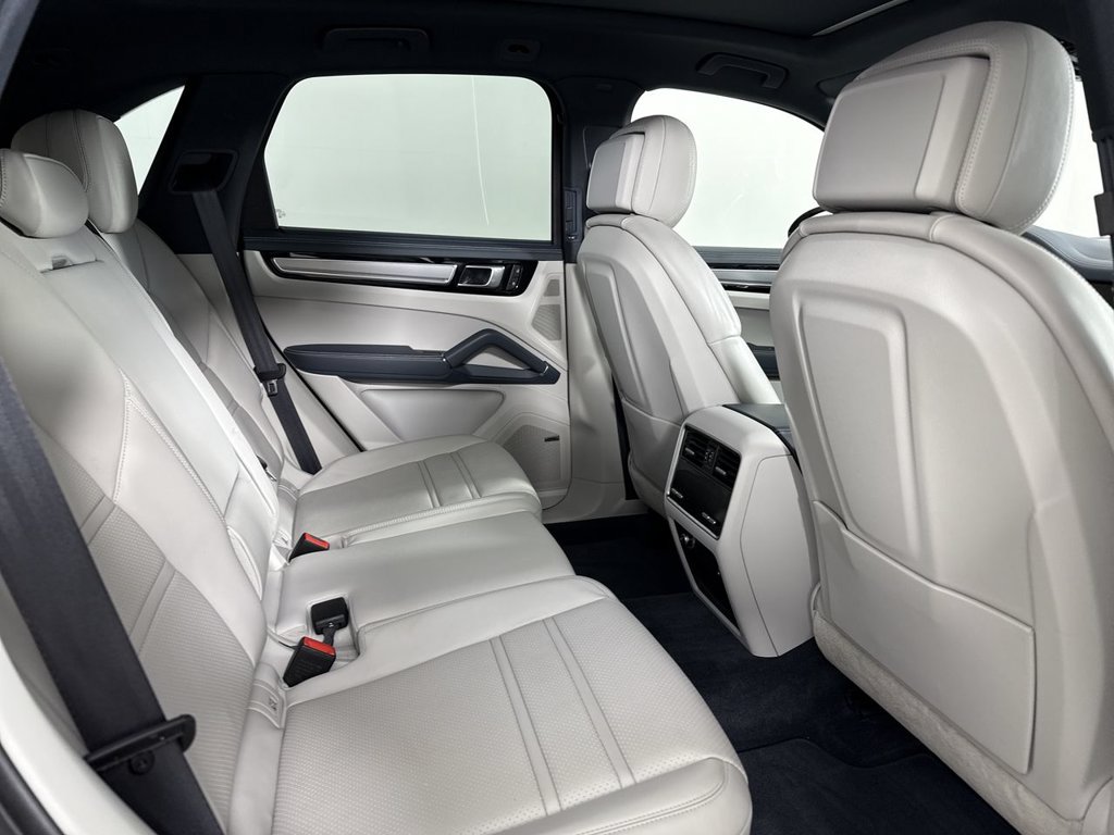 Certified 2023 Porsche Cayenne S Platinum AWD/4WD image 24