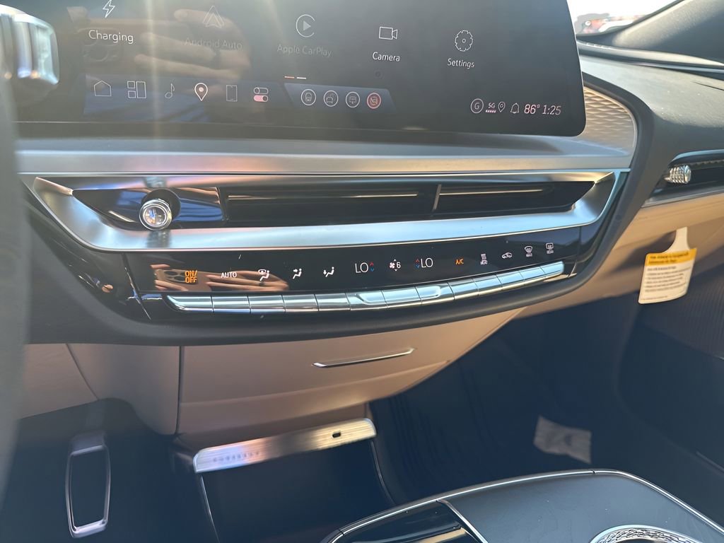 New 2026 Cadillac Lyriq Signature Luxury w/ Nappa Leather Package AWD/4WD image 36