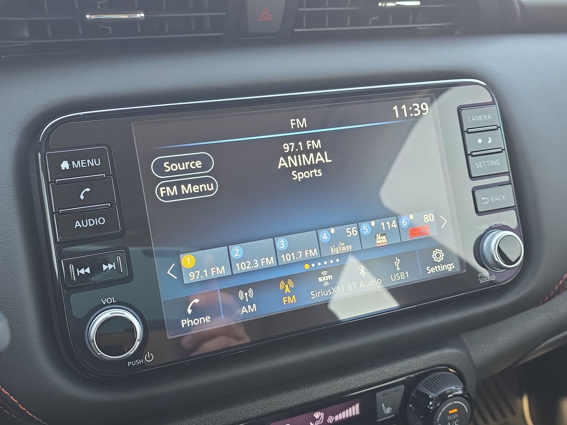 Certified 2024 Nissan Kicks SR w/ SR Premium Package image 20