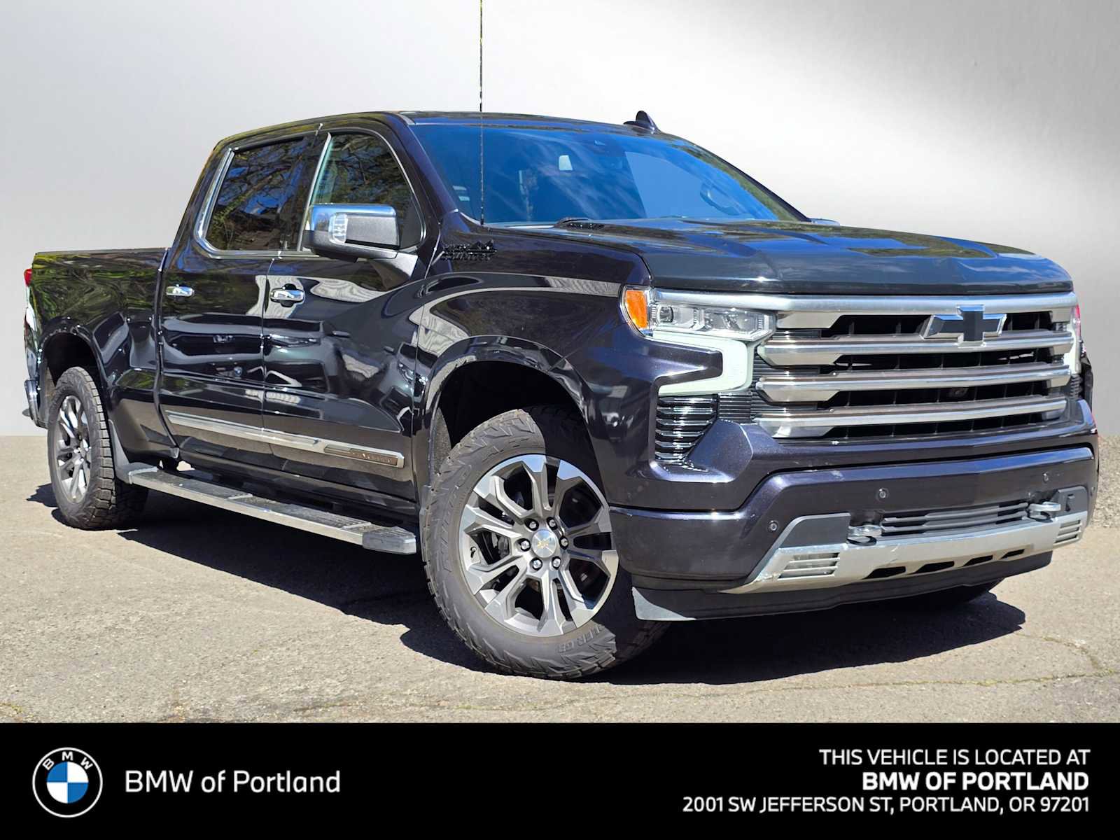Used 2022 Chevrolet Silverado 1500 High Country w/ Max Trailering Package AWD/4WD image 1