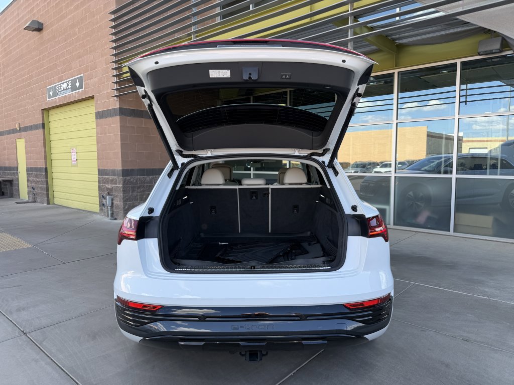 Used 2024 Audi Q8 e-tron Premium Plus w/ Premium Plus Package image 43