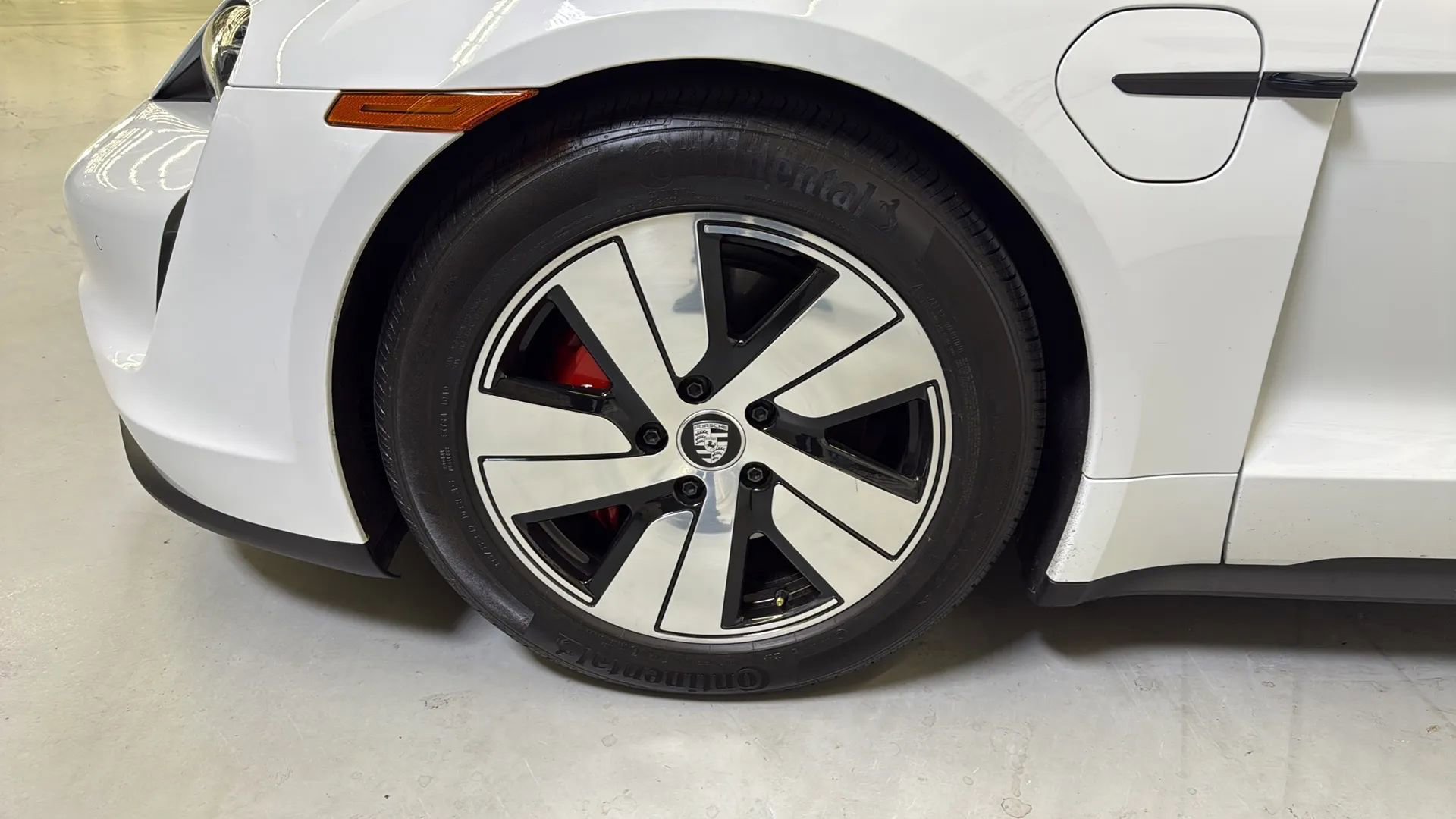 Used 2023 Porsche Taycan image 25