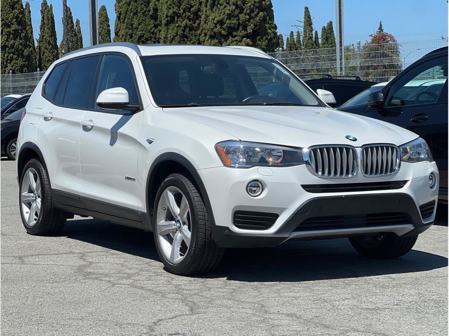 Used 2017 BMW X3 xDrive28i AWD/4WD image 3